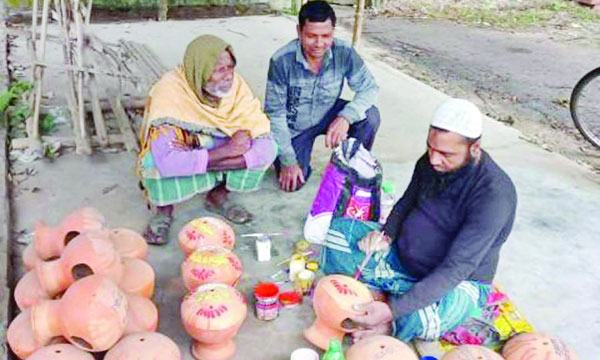 পাখি সংরক্ষণে পাইকগাছায় গাছে গাছে বনবিবির কৃত্রিম বাসা