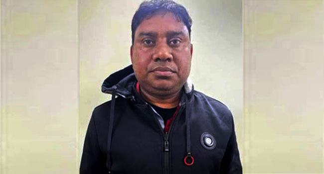 চোখের পলকে পালিয়ে যান আটক ওসি শাহ আলম