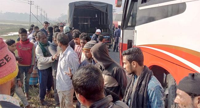 হবিগঞ্জে বাসের ধাক্কায় ৩ নারী শ্রমিক নিহত