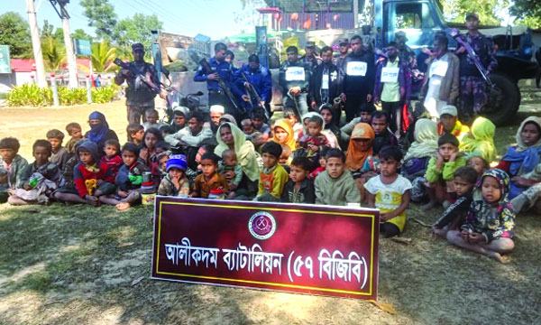 বান্দরবান সীমান্তে অনুপ্রবেশের সময় ৫ দালালসহ ৫৮ রোহিঙ্গা আটক
