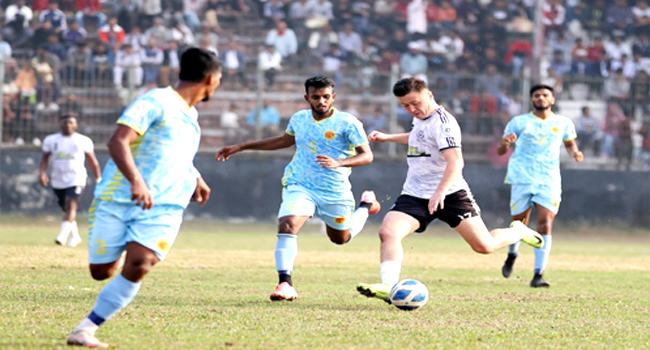 ১৬ বছর পর শিরোপার লড়াইয়ে আবাহনী-মোহামেডান