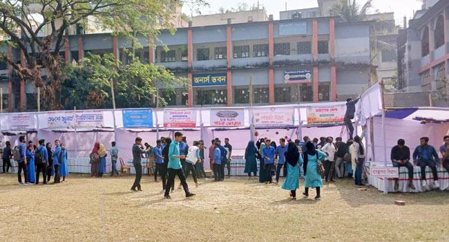 তারুণ্যের উৎসব : ফেনী কলেজে দায়সারা আয়োজনে শিক্ষার্থীদের ক্ষোভ