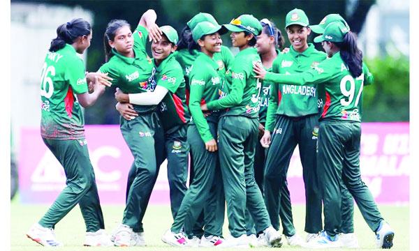 ইংল্যান্ডকে হারাল বাংলাদেশ