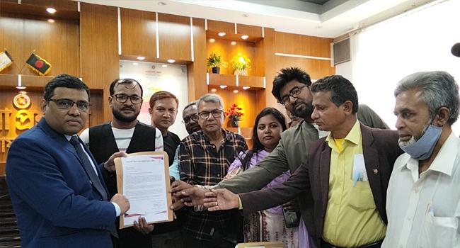 নোয়াখালীতে বিমানবন্দরের দাবিতে স্মারকলিপি প্রদান