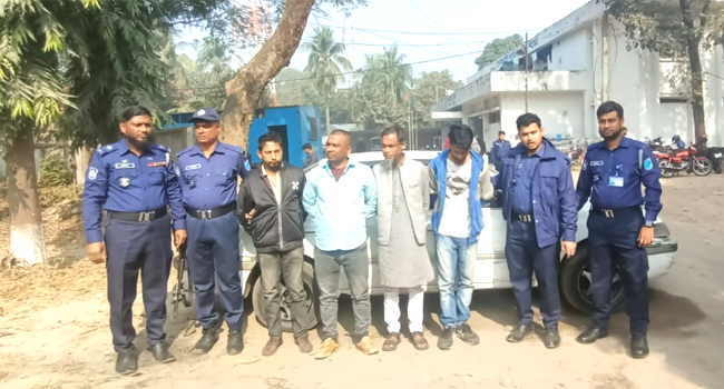 ধামরাইয়ে প্রাইভেটকারে যাত্রী তুলে অপহরণ : জনতার হাতে আটক ৪