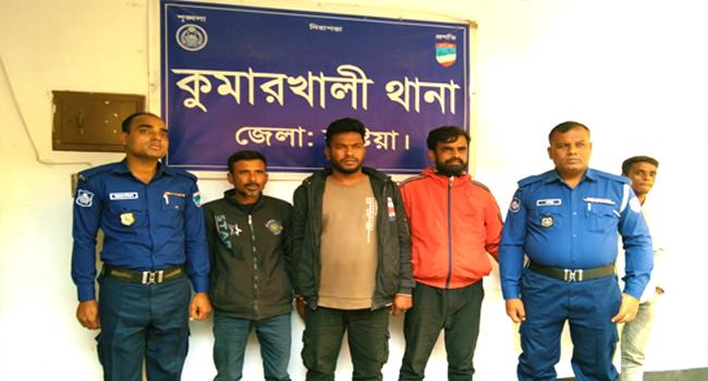 কুষ্টিয়ায় নদী থেকে পাউবোর পাইপ চুরি, গ্রেফতার ৩