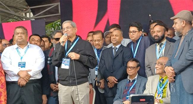 তরুণ প্রজন্মকে লেখাপড়ার প্রতি বেশি গুরুত্ব দিতে বললেন মির্জা ফখরুল