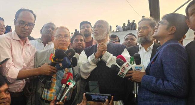 অন্তর্বর্তী সরকারের মূল দায়িত্ব গণতন্ত্র ফিরিয়ে আনা : ড. মঈন খান
