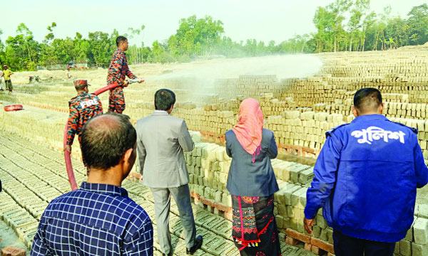 শিক্ষা প্রতিষ্ঠানের পাশে গড়ে ওঠা ইটভাটা গুঁড়িয়ে দিলো প্রশাসন