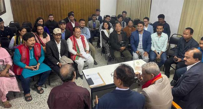 ‘সমতল ভূমি ক্ষুদ্র জাতিগোষ্ঠী সম্প্রদায়ের’ সাথে মির্জা ফখরুলের মতবিনিময়