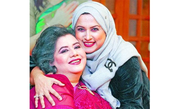 রুনা লায়লাকে পেয়ে আবেগাপ্লুত তানজিনা রুমা