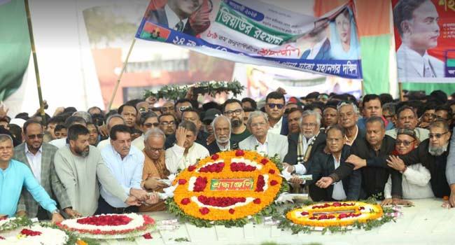 জন্মদিনে জিয়ার মাজারে বিএনপির শ্রদ্ধা