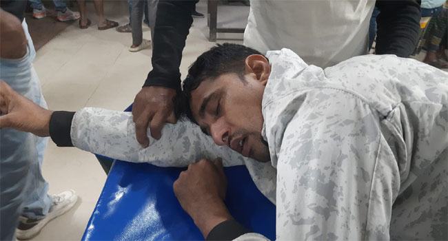 মোটরসাইকেলে এসে যুবককে গুলি