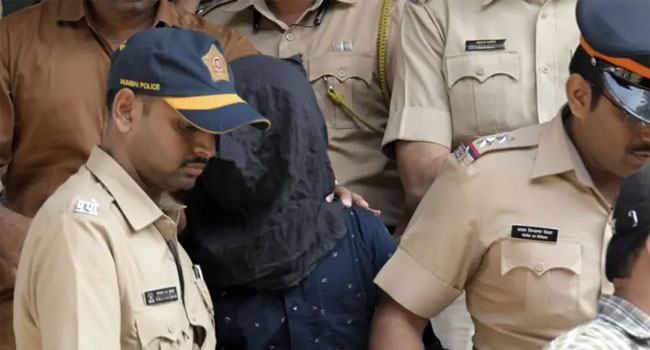 সাইফ আলি খানের ওপর হামলাকারী ব্যক্তি কি আসলেও বাংলাদেশী?