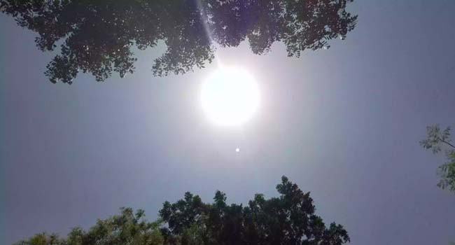 আকাশ মেঘলা থাকতে পারে