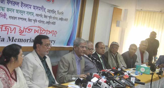 আমলাদের মধ্যে চুরি-দুর্নীতি-ব্যক্তিগত স্বার্থ ছাড়া কোনো চিন্তা নেই : মির্জা ফখরুল