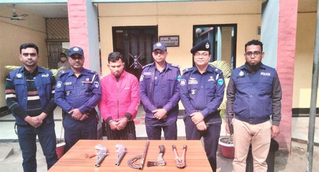 নবীনগরে দেশীয় বন্ধুকসহ যুবক গ্রেফতার, চুরি হওয়া মালামাল উদ্ধার
