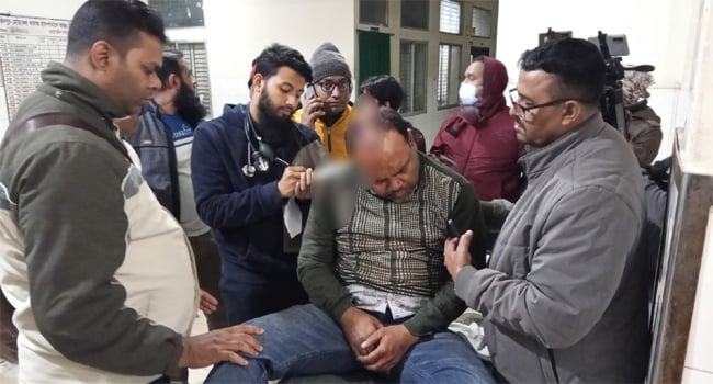 ফরিদপুরে জুয়ার আসরে অভিযানকালে ৩ গোয়েন্দা পুলিশ আহত