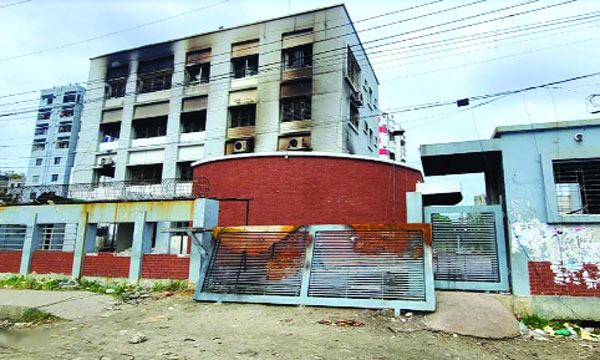 নারায়ণগঞ্জে ক্ষতিগ্রস্ত পাসপোর্ট অফিস ৬ মাসেও চালু হয়নি