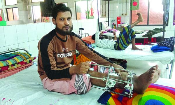 ১৬৭ দিন পঙ্গু হাসপাতালে কাতরাচ্ছেন মেজবাহুর
