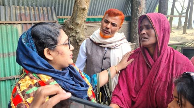 দেবিদ্বারে অসহায় মা ও মেয়ের পাশে ইউএনও নিগার সুলতানা