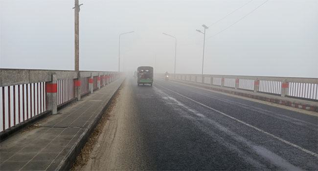 দেবীগঞ্জে ৩ দিন থেকে বৃষ্টির মতো ঝড়ছে শিশির