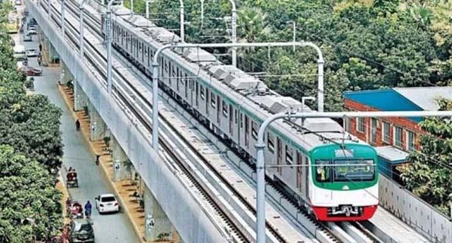 মেট্রোরেলে যান্ত্রিক ত্রুটি, চলাচলে বিঘ্ন
