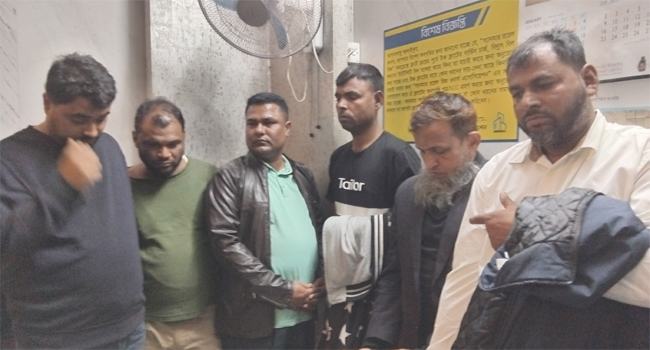 চট্টগ্রামে ডিজিএফআই পরিচয়ে ডাকাতির চেষ্টা, আটক ১১