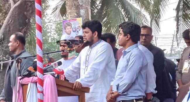দিল্লিতে বসে ফোঁস ফোঁস করছে আওয়ামী লীগ : উপদেষ্টা মাহফুজ