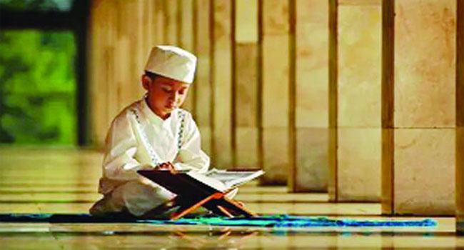 মায়ের কাছে হাফেজ হলেন ৪ বছর বয়সী শিশু আহমাদ