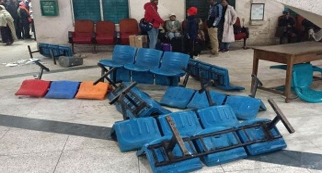 সারাদেশে ট্রেন চলাচল বন্ধ, রাজশাহীতে ক্ষুব্ধ যাত্রীদের ভাঙচুর
