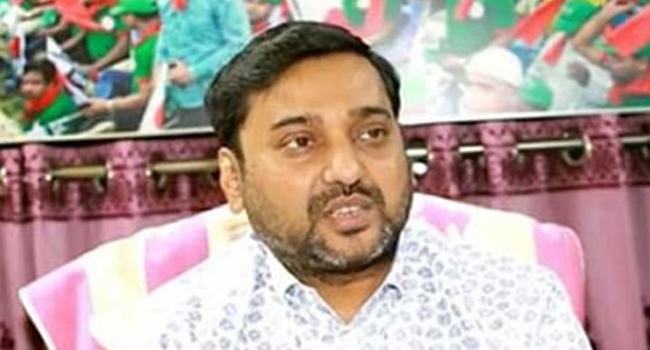 অস্ত্র মামলায় সম্রাটের বিচার শুরু, গ্রেফতারি পরোয়ানা জারি