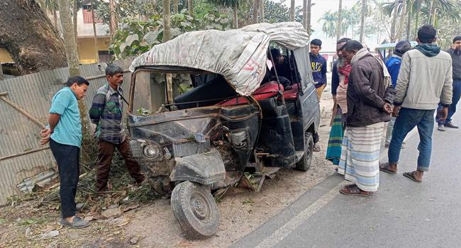 রংপুরে সড়ক দুর্ঘটনায় স্বাস্থ্যকর্মী নিহত, আহত ২