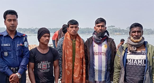 কাউখালীতে ৪ জেলেকে ৩০ দিনের কারাদণ্ড