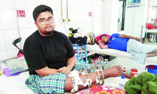 অ্যাম্বুলেন্স থেকে নামিয়ে গুলি করতে চেয়েছিল ইমনকে