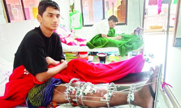 হাসপাতাল থেকেই পরীক্ষা দিতে যাচ্ছেন অদম্য আবদুল্লাহ