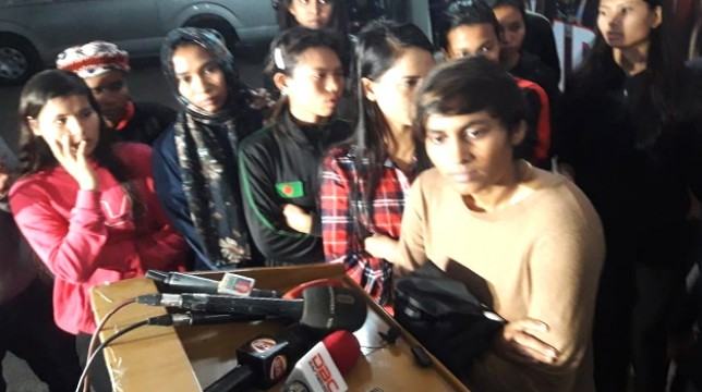 নারী ফুটবলের জন্য অশনি সঙ্কেত
