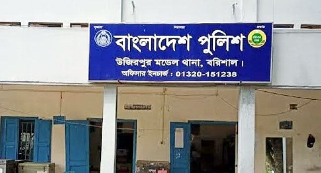 উজিরপুরের সন্ধ্যা নদী থেকে ট্রলার চালক মাহাবুল নিখোঁজ