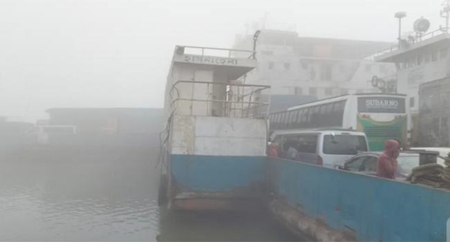 দৌলতদিয়া-পাটুরিয়া নৌরুটে রাত থেকে ফেরি চলাচল বন্ধ