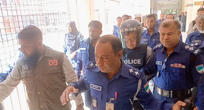 ফের ৩ দিনের রিমান্ডে সাবেক জনপ্রশাসনমন্ত্রী ফরহাদ