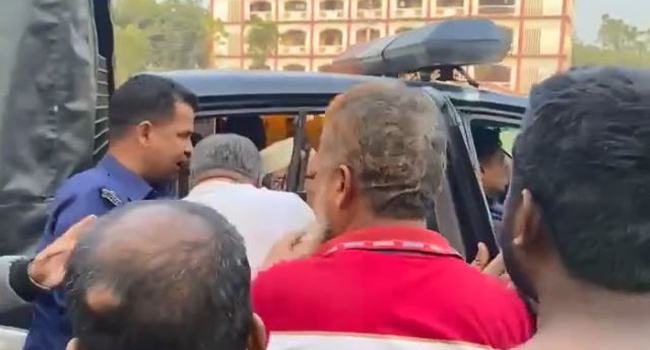 পাবনায় পুলিশের কাছ থেকে আ’লীগ নেতাকে ছিনতাই : আটক ১৬