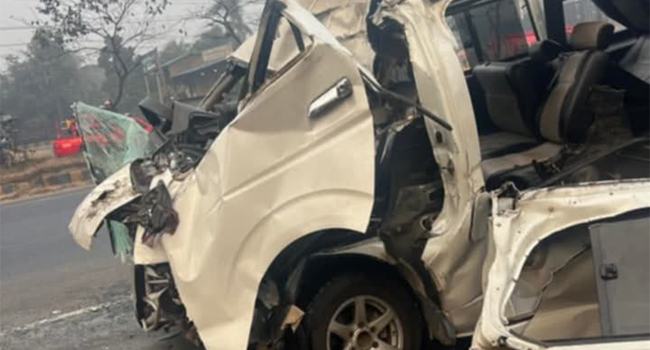 কক্সবাজার যাওয়ার পথে সীতাকুণ্ডে সড়ক দুর্ঘটনায় একই পরিবারের নিহত ২