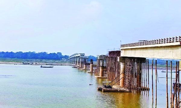 যাদুকাটা নদীতে  সেতু নির্মাণ ৭ বছরেও শেষ হয়নি