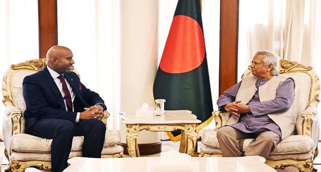 পাচার হওয়া অর্থ ফিরিয়ে আনতে কানাডার সহযোগিতা চাইলেন প্রধান উপদেষ্টা