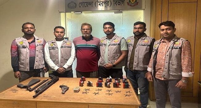 সিংগাইরের সাবেক উপজেলা চেয়ারম্যান অস্ত্রসহ গ্রেফতার