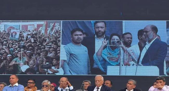 শেখ হাসিনা নৌকা নিয়ে ভারতে চলে গেছেন : রেহানা আক্তার
