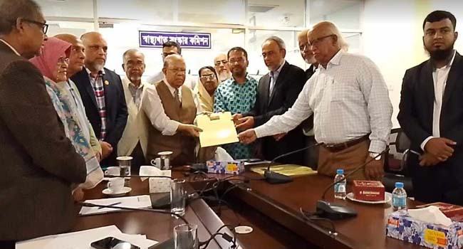 বিএনপির স্বাস্থ্য সংস্কার প্রস্তাবনা হস্তান্তর