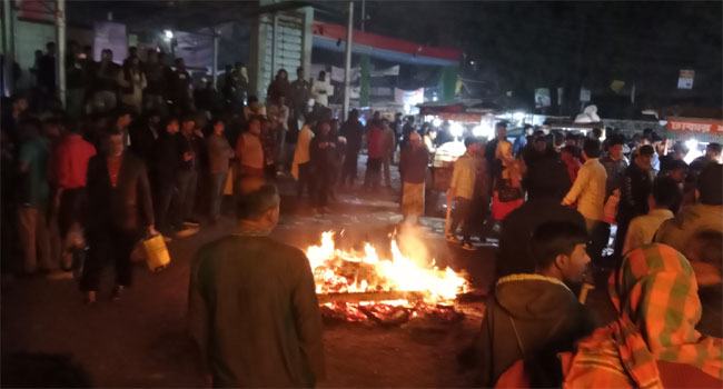 বগুড়ায় গুড়িয়ে দেয়া হলো আ'লীগ ও জাসদ অফিস