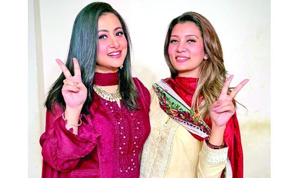 পূর্ণিমার সান্নিধ্যে টুম্পার মোহনীয় মুহূর্ত