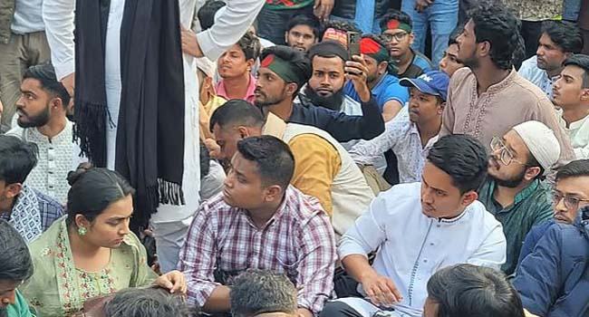 গাজীপুরের হামলায় জড়িতদের গ্রেফতারে শিক্ষার্থীদের ২৪ ঘণ্টার আল্টিমেটাম